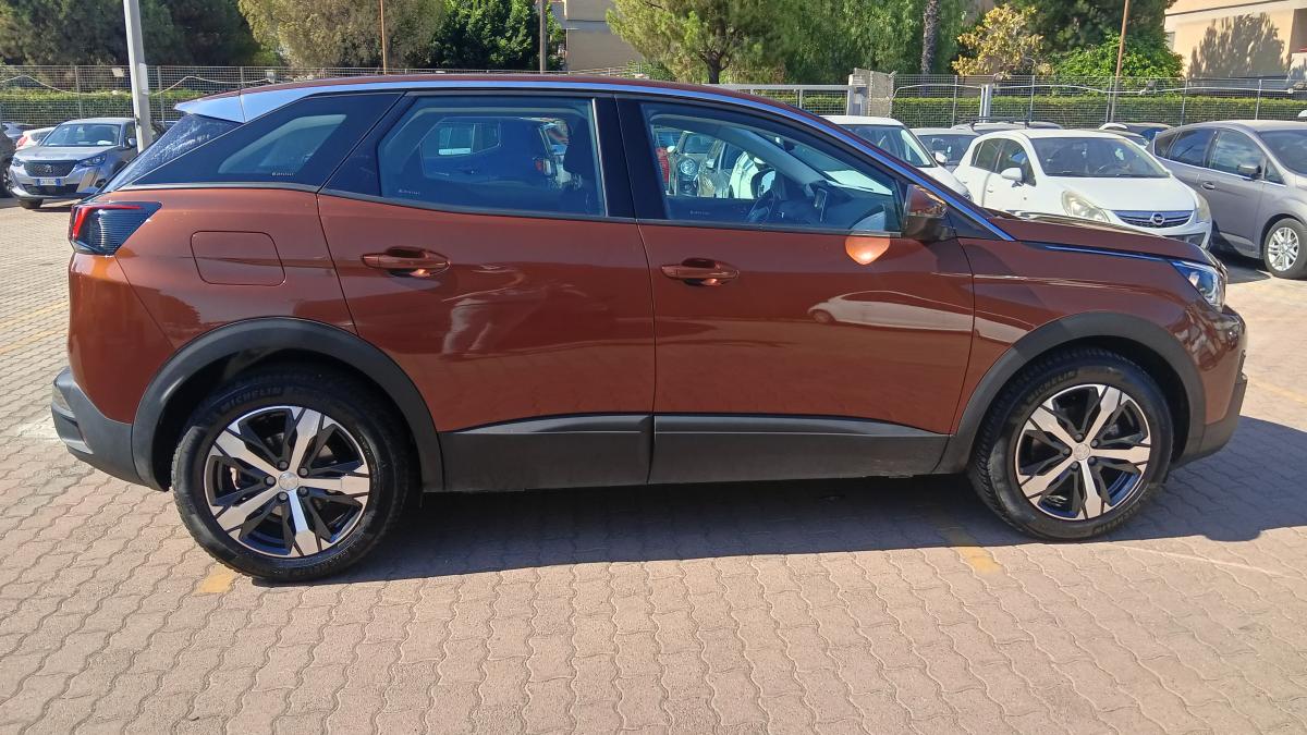 Peugeot 3008 1.5 HDI 130CV Business 061